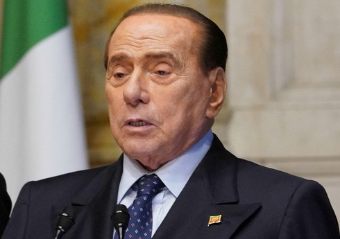 Берлускони побеждает на выборах в сенат Италии