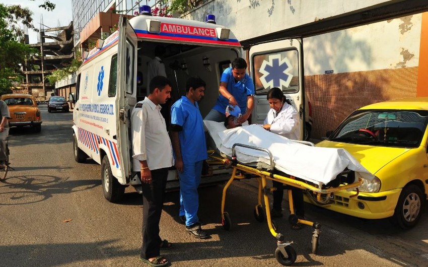 Hindistanda yaşayış binası uçub, 11 nəfər ölüb