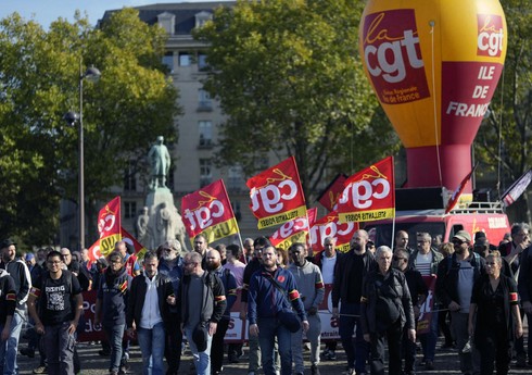 Во Франции работники нефтеперерабатывающих заводов продолжили забастовку