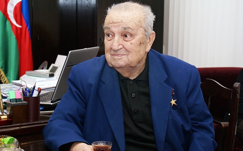 Президент Азербайджана поздравил 100-летнего академика