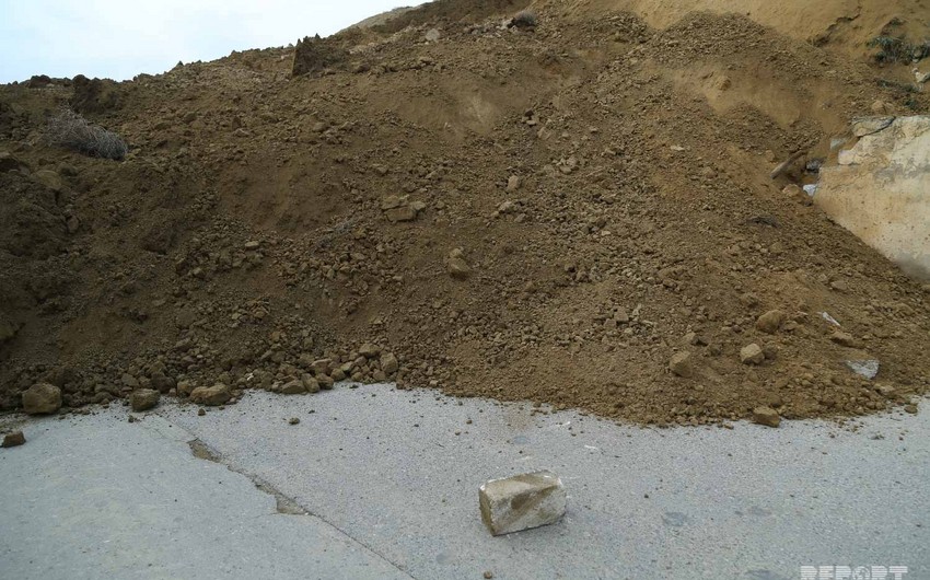 AMEA: Tikinti normativlərinə əməl edilməməsi, sürüşmə zonasının həddən artıq yüklənməsi sürüşməyə səbəb olub