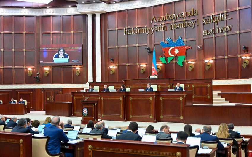 Plenary session of Azerbaijani parliament kicks off with 11 issues on agenda