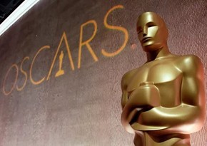 Chloé Zhao wins Oscar for Best Director