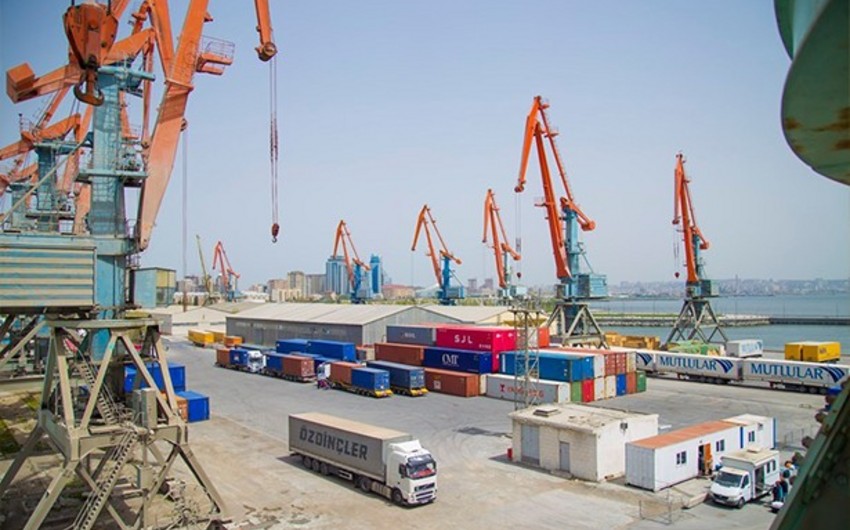 За прошлый год через Бакинский порт перевезено около 4 млн тонн грузов