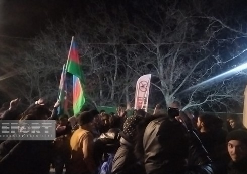 Акция протеста на дороге Ханкенди-Лачын продолжается
