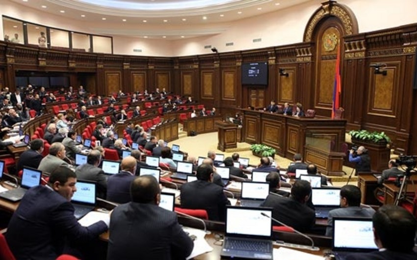 В парламенте Армении пройдет совещание о событиях в Гюмри