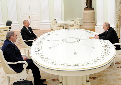 Путин обсудит с Алиевым и Пашиняном в Сочи вопросы восстановления коммуникаций