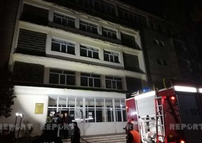 В результате пожара в больнице в Сумгайыте 15 человек отравились дымом
