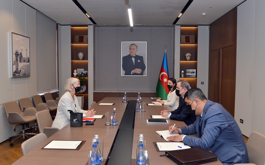 Jeyhun Bayramov meets with New Zealand's new ambassador to Azerbaijan