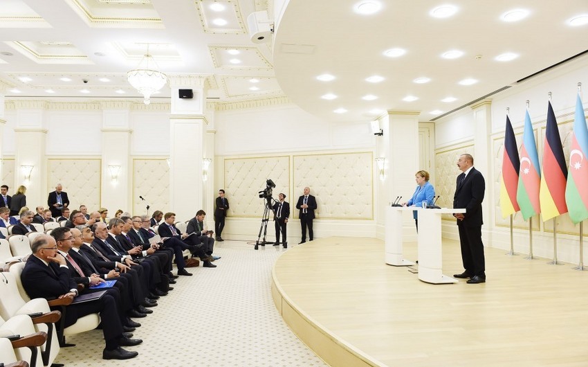 Канцлер Германии: Мы хотели бы оказать поддержку урегулированию нагорно-карабахского конфликта
