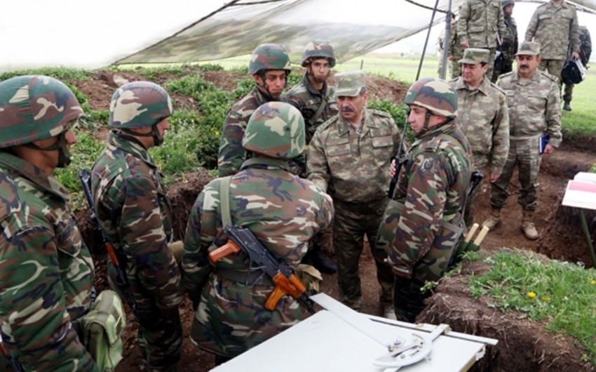 Zakir Hasanov delivers Azerbaijani President's tasks to frontline fighters