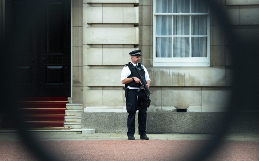 В Великобритании усиливают охрану королевских дворцов из-за угрозы терактов