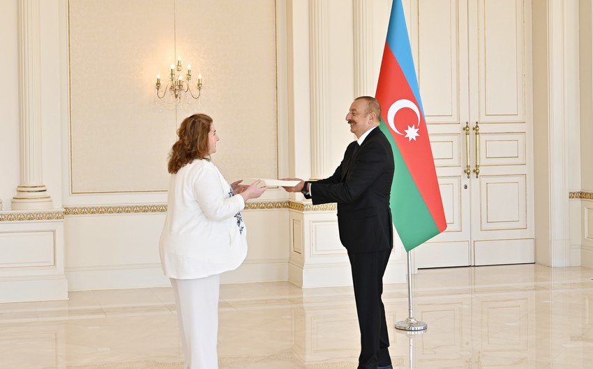 Президент принял верительные грамоты новоназначенного посла Аргентины в Азербайджане