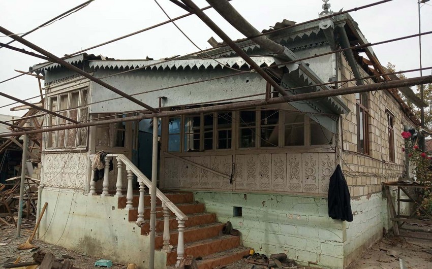 Artilerry shells fired by Armenians destroy houses in Tartar