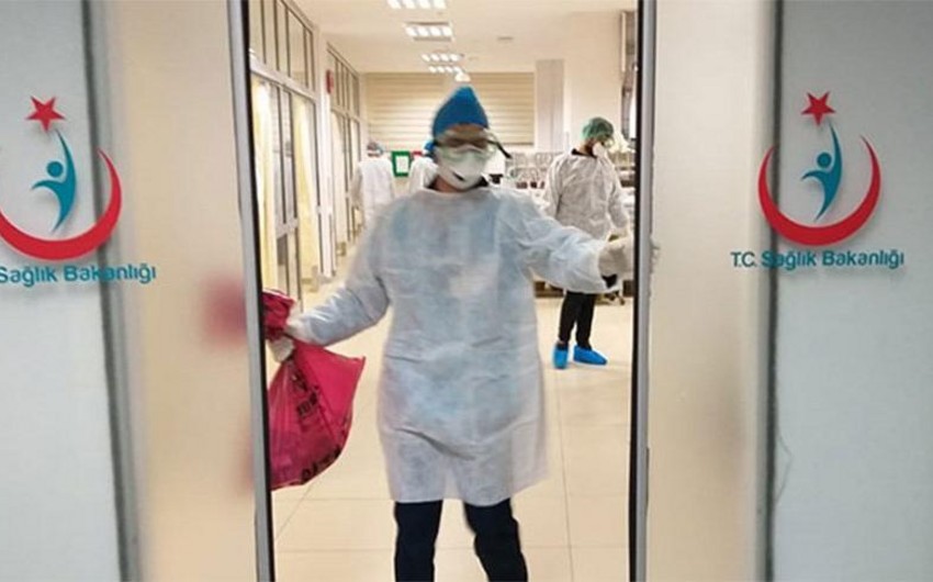 Türkiyədə yüzlərlə həkim koronavirusa yoluxdu