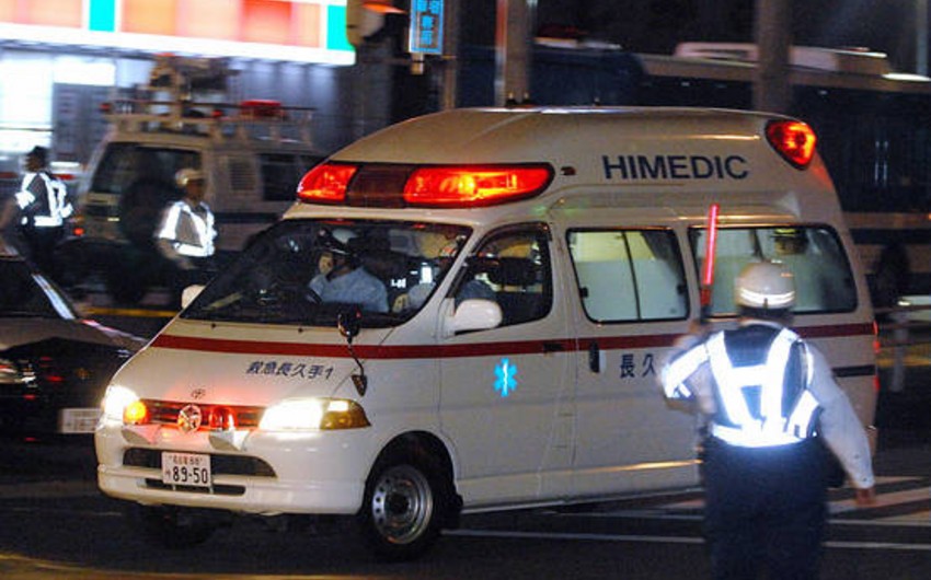 A minibus collision with truck injures children in Japan