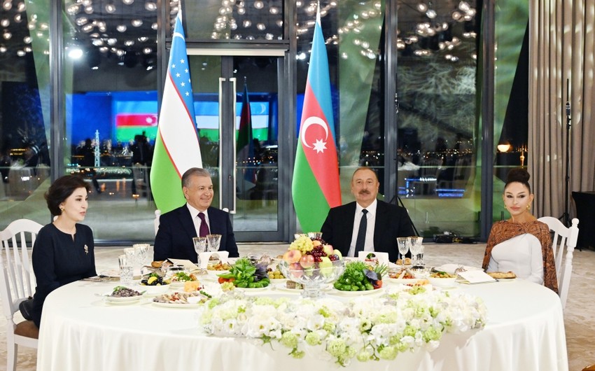 Был дан государственный прием в честь президента Узбекистана и его супруги