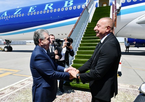 Президент Ильхам Алиев пригласил узбекского коллегу совершить официальный визит в Азербайджан