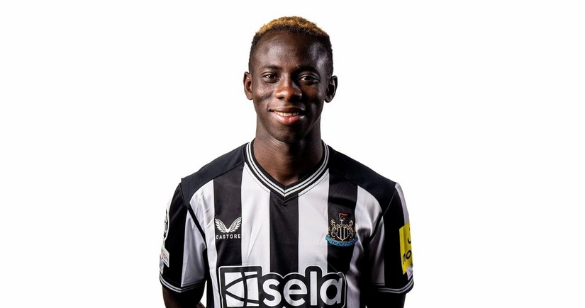 Brighton sign Yankuba Minteh from Newcastle for $38M