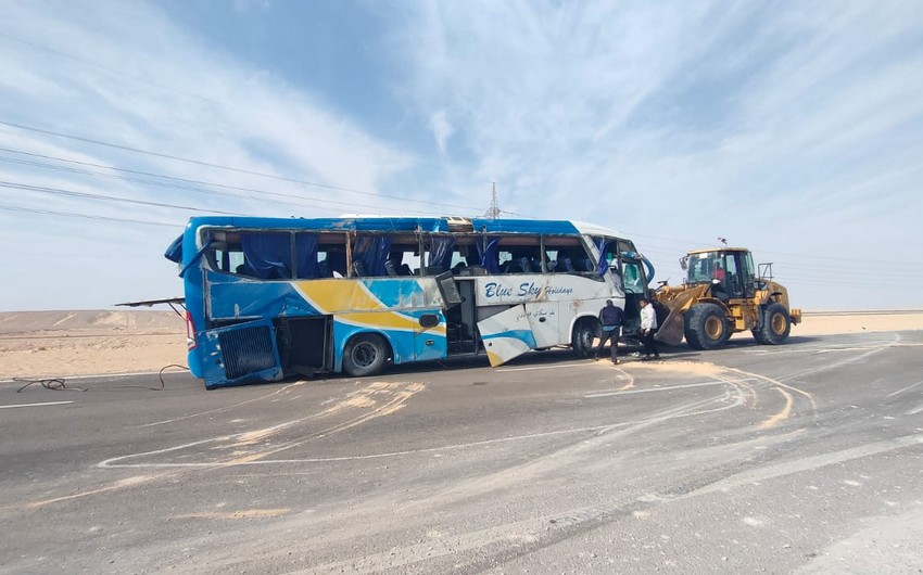 Azərbaycanlı turistləri daşıyan avtobus Misirdə qəzaya uğrayıb, yaralananlar var