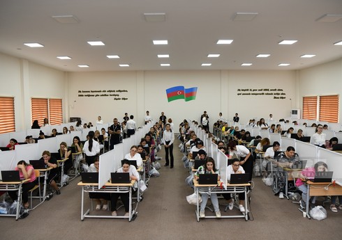 В Азербайджане начался сертификационный экзамен для почти 9 тыс. учителей
