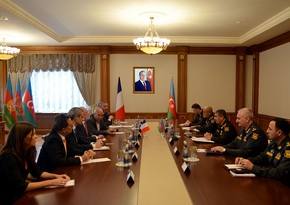 Defense Minister meets with French delegation