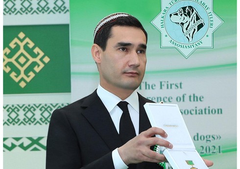 Президент Туркменистана присвоил звание вице-премьеру