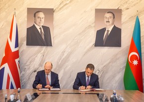 Азербайджан и Великобритания подписали соглашение о международных автомобильных перевозках