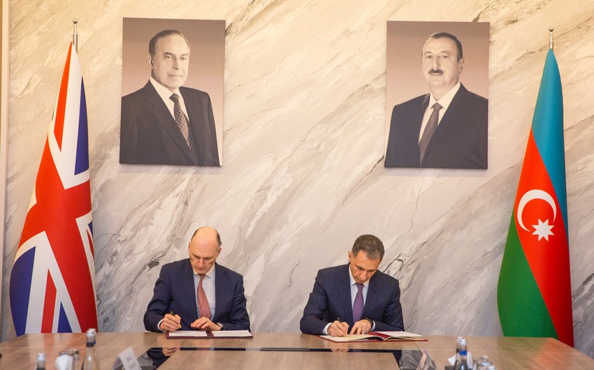 Azerbaijan and UK sign agreement on international road transport 