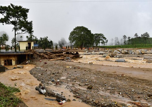 Число погибших в результате оползней на юге Индии достигло 277 человек