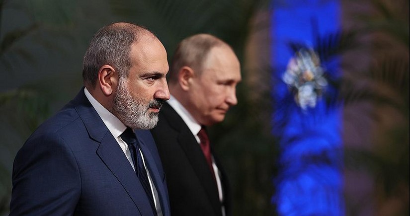 СМИ: Путин и Пашинян согласовали вывод российских военных из армянских районов на границе с Азербайджаном
