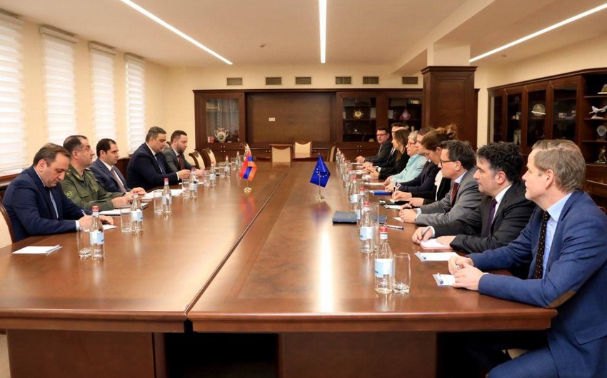 Armenian defense minister meets with representatives of the EU mission