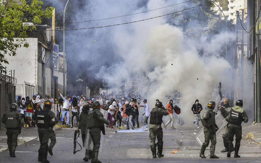 Venesuelada etirazlar zamanı 29 nəfər öldürülüb
