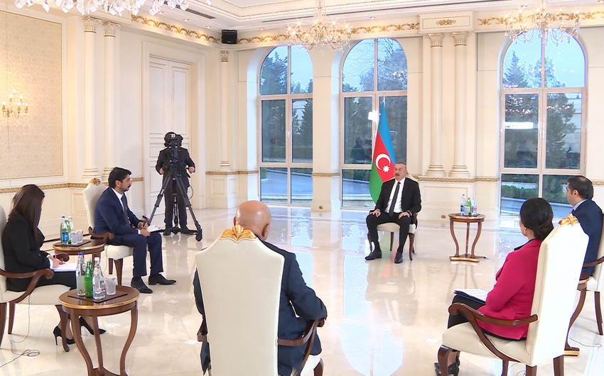 Президент Азербайджана Ильхам Алиев дал интервью местным телеканалам 