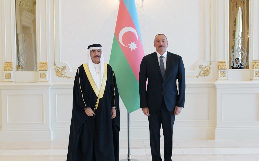 Президент принял верительные грамоты новоназначенного посла Королевства Бахрейн в Азербайджане