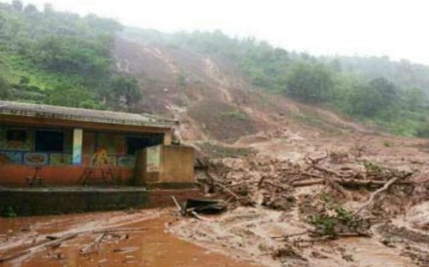 India landslide kills 16 workers
