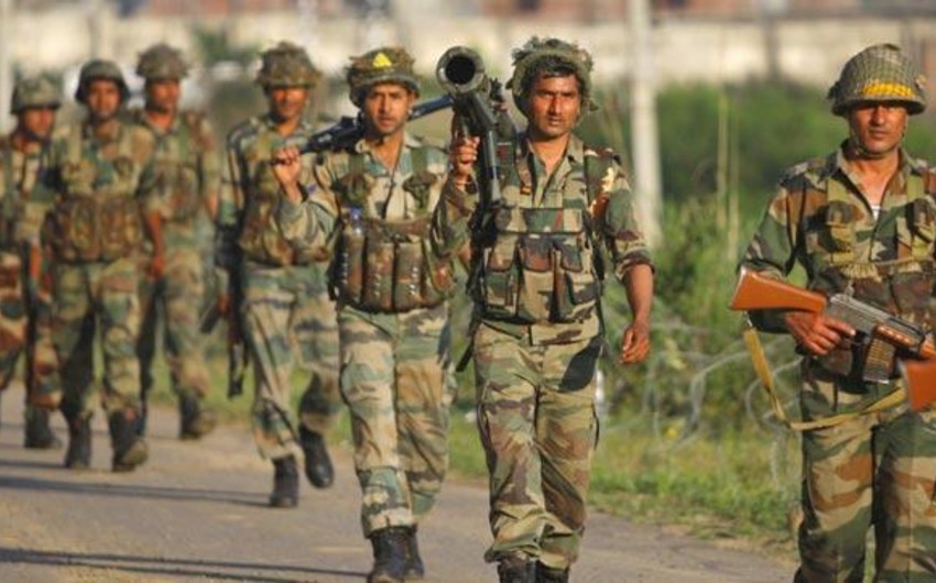 ​Militants attack an army checkpoint in northern India