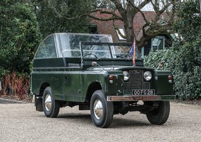 Автомобиль Land Rover 1968 года выпуска Елизаветы II выставлен на аукцион