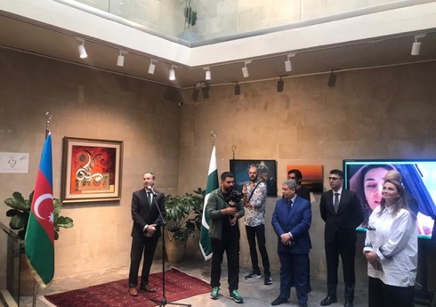 Посольство Пакистана организовало выставку в честь 30-летия дипотношений с Азербайджаном