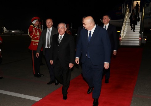 Премьер-министр Али Асадов прибыл с рабочим визитом в Грузию