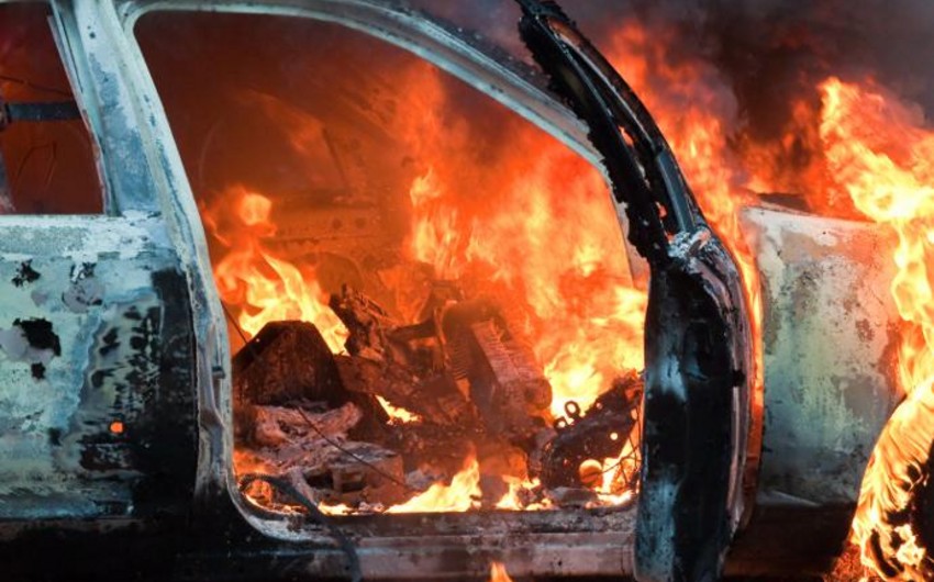 В Масазыре горит автомобиль