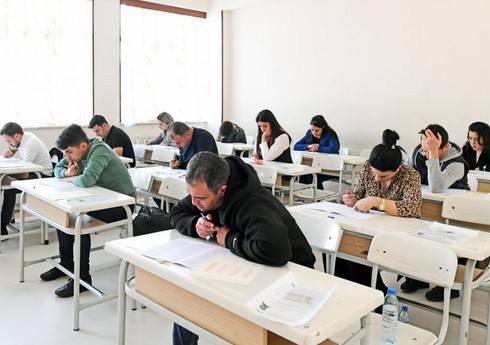 В Азербайджане проведены очередные экзамены для желающих поступить на госслужбу