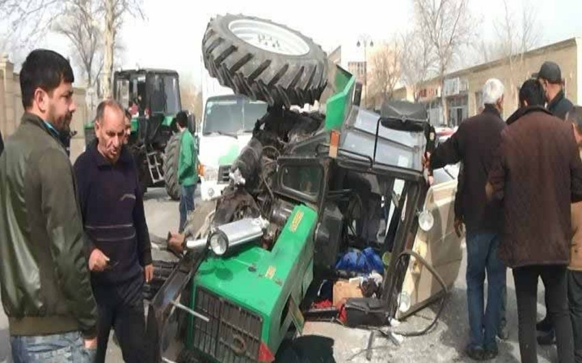 Bərdədə traktor aşdı, sürücü yaralandı - FOTO - VİDEO