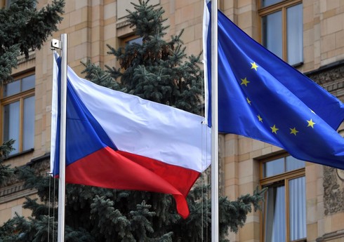 Чехия воздержится при голосовании по пакту о миграции в ЕС