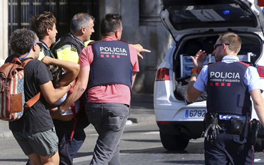 Barselonada baş vermiş terror aktında xəsarət alanların sayı 100 nəfərə çatıb, daha 13 nəfər ölüb - VİDEO - YENİLƏNİB-2