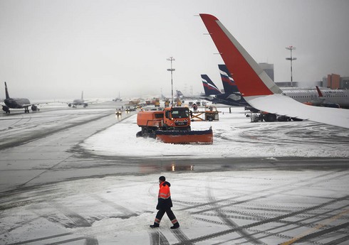 В московских аэропортах из-за непогоды отменены более 60 авиарейсов