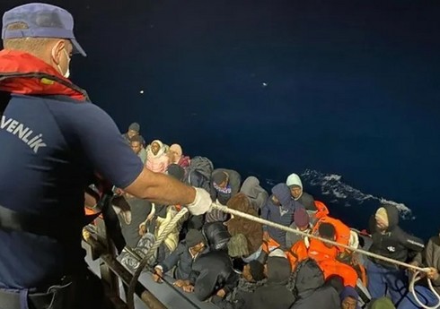 Береговая охрана Турции спасла 48 мигрантов, гонимых греческой стороной