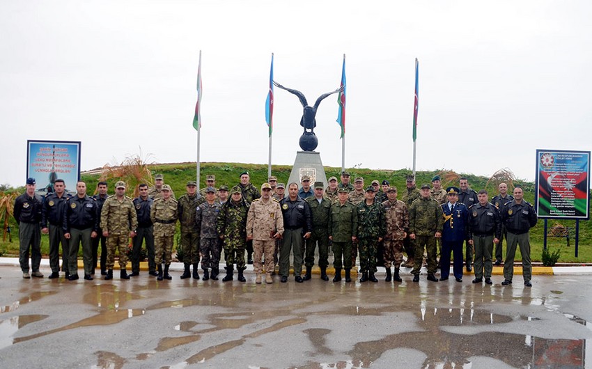 Военные атташе зарубежных стран, аккредитованные в Азербайджане, посетили базу Военно-воздушных сил