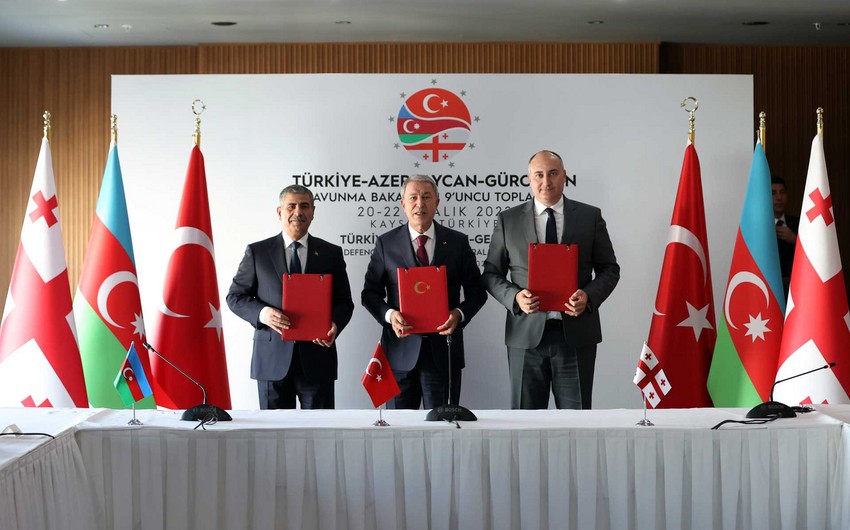 Подписана итоговая декларация трехсторонней встречи министров обороны Азербайджана, Турции и Грузии