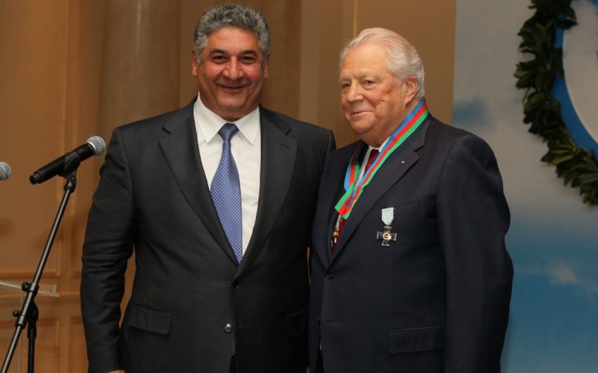 Почетному президенту Российского олимпийского комитета вручен орден Достлуг